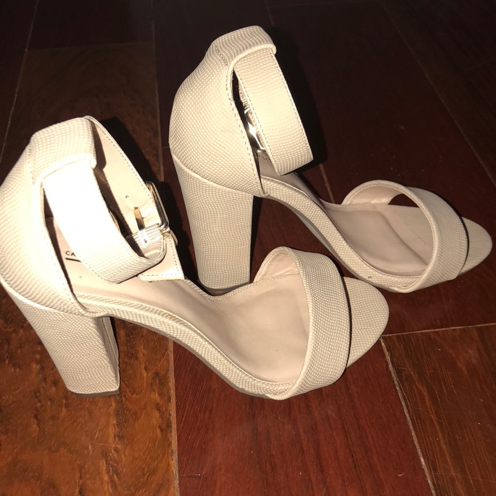 Sandals - Picture 2 of 3